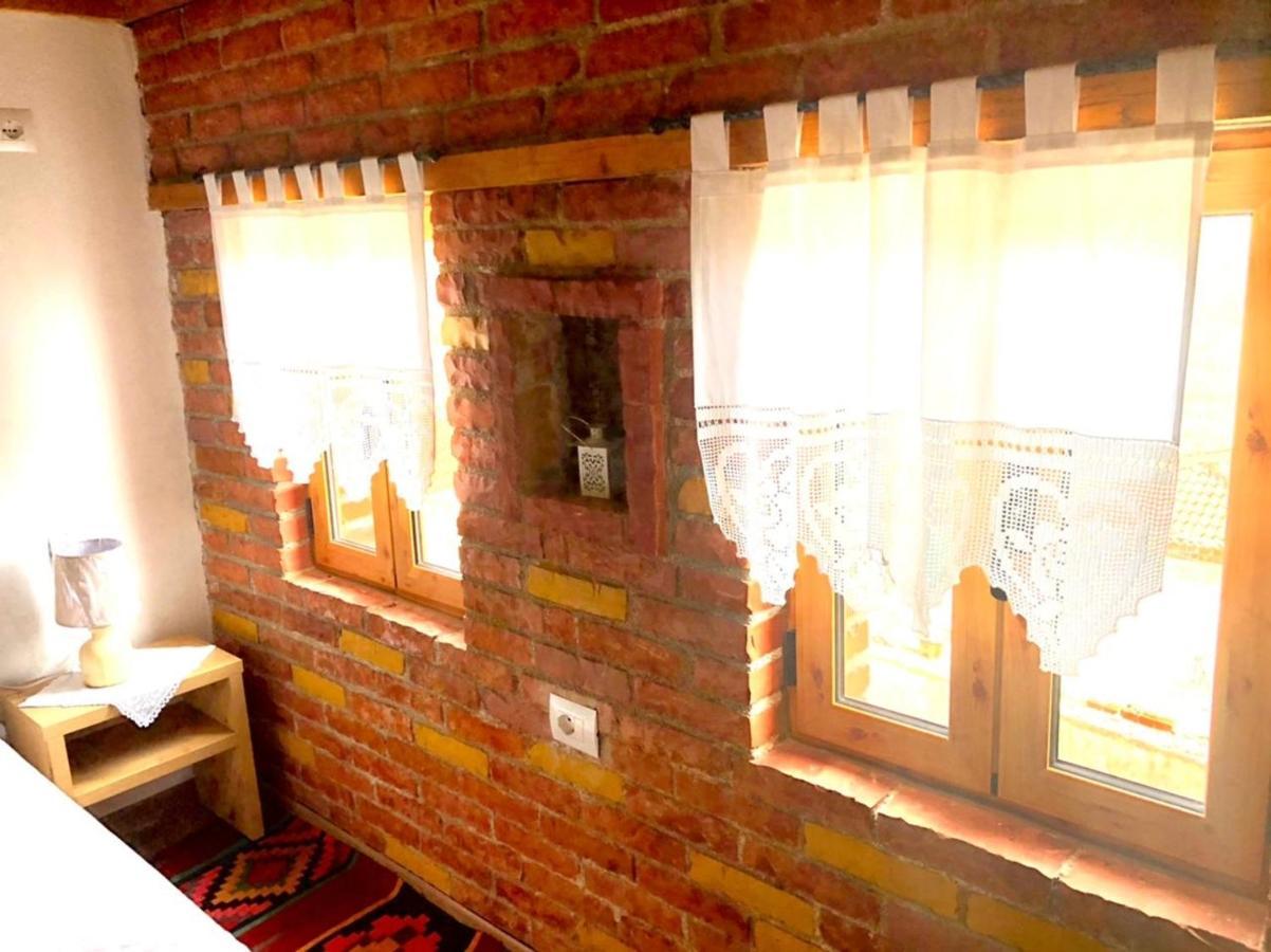 Villa Muzhaqi Nivice ภายนอก รูปภาพ