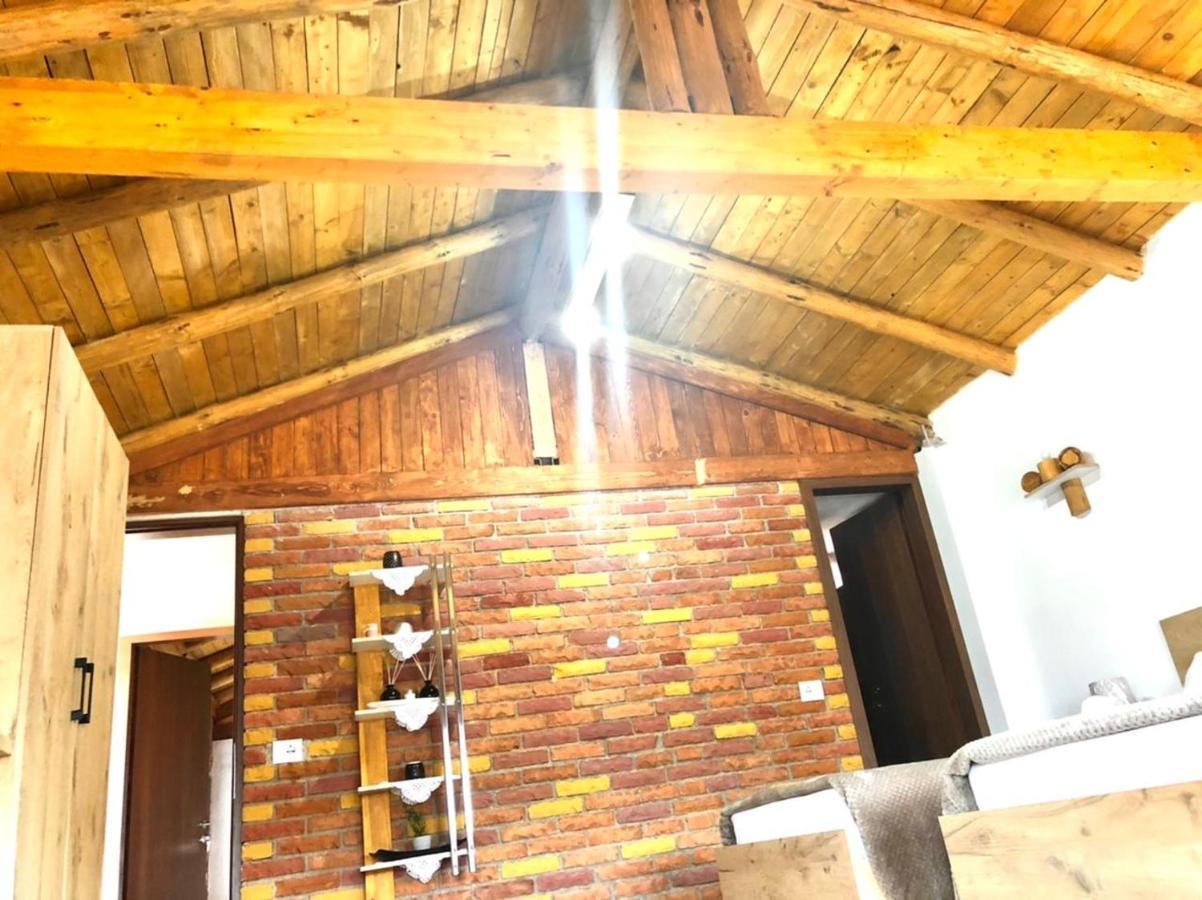 Villa Muzhaqi Nivice ภายนอก รูปภาพ