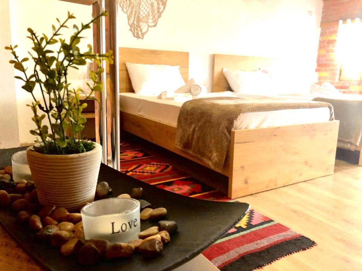 Villa Muzhaqi Nivice ภายนอก รูปภาพ