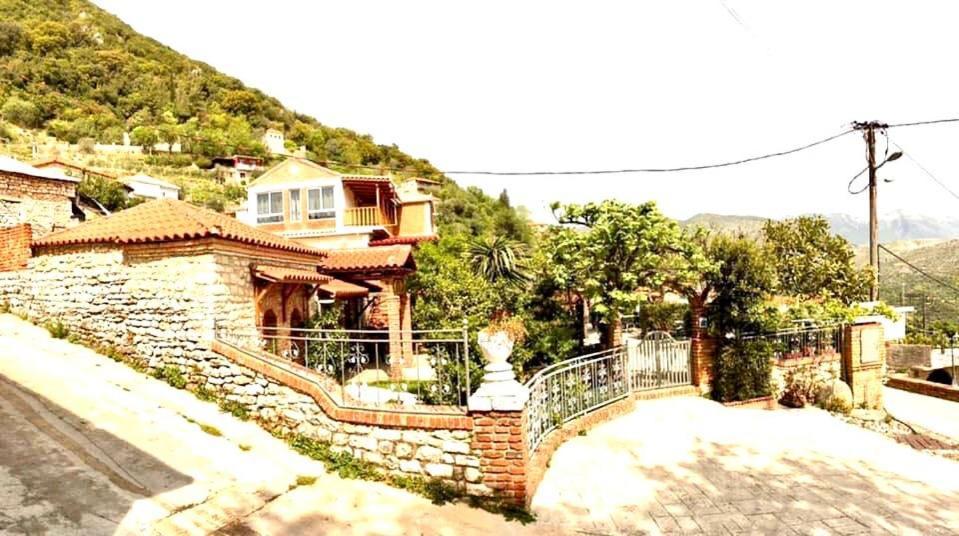 Villa Muzhaqi Nivice ภายนอก รูปภาพ