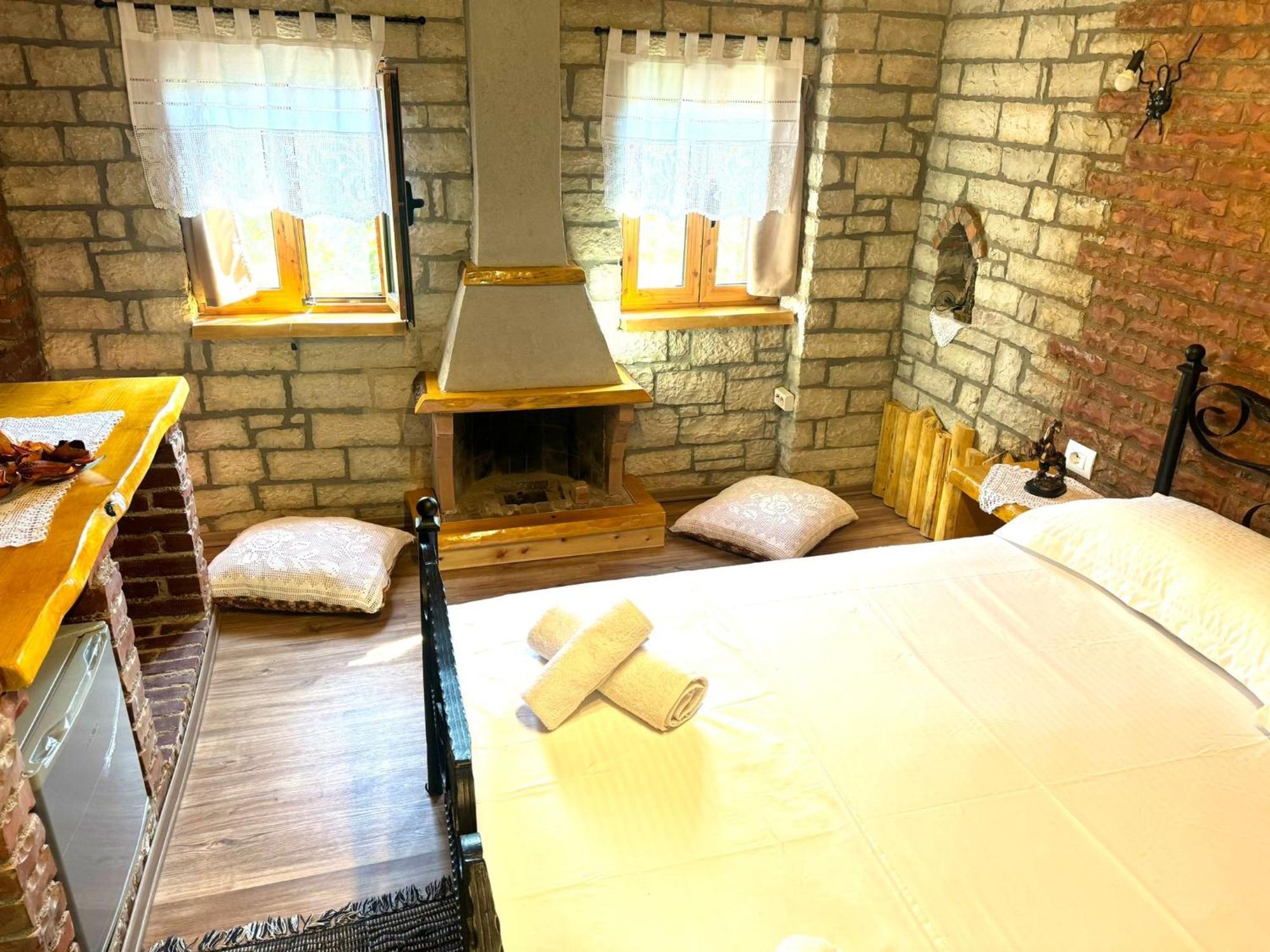 Villa Muzhaqi Nivice ภายนอก รูปภาพ