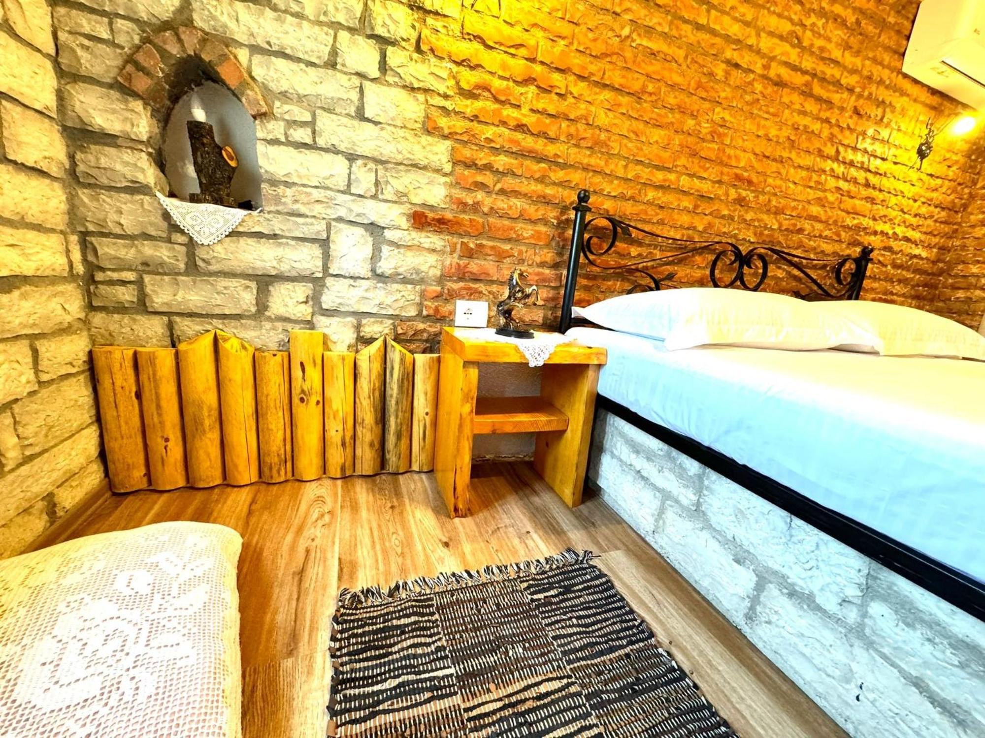 Villa Muzhaqi Nivice ภายนอก รูปภาพ
