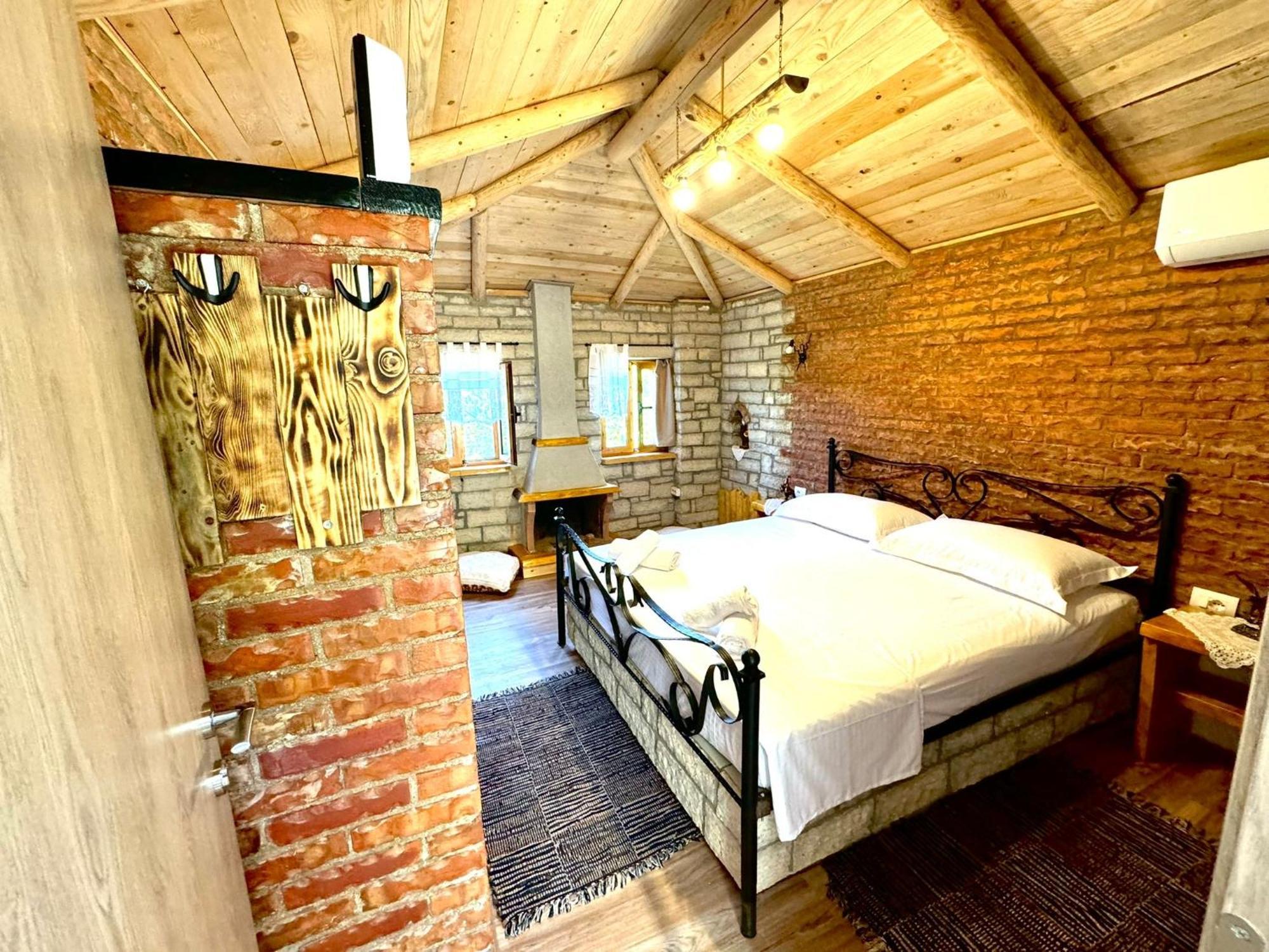 Villa Muzhaqi Nivice ภายนอก รูปภาพ